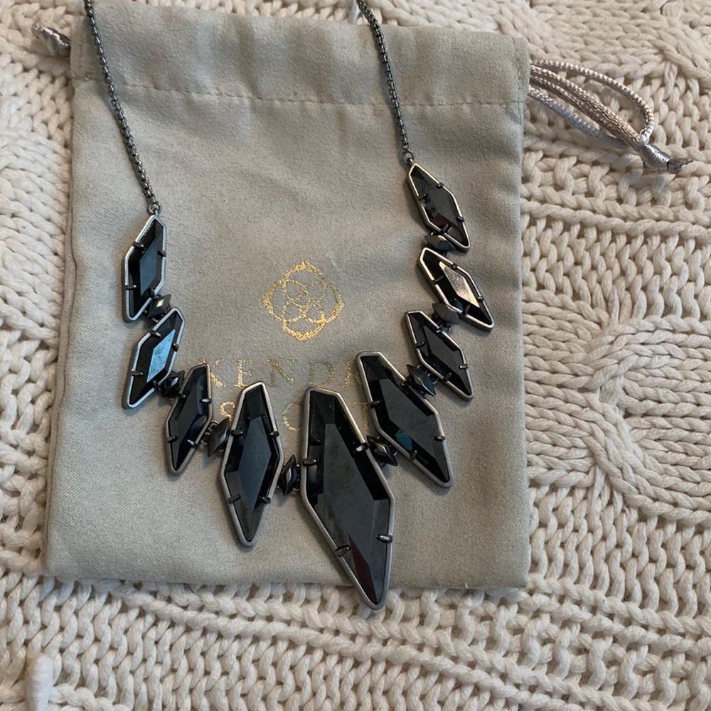 Adjustable Kendra Scott necklace